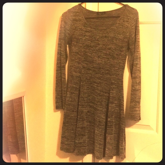 Black and grey mix long sleeve dress. - Picture 1 of 1